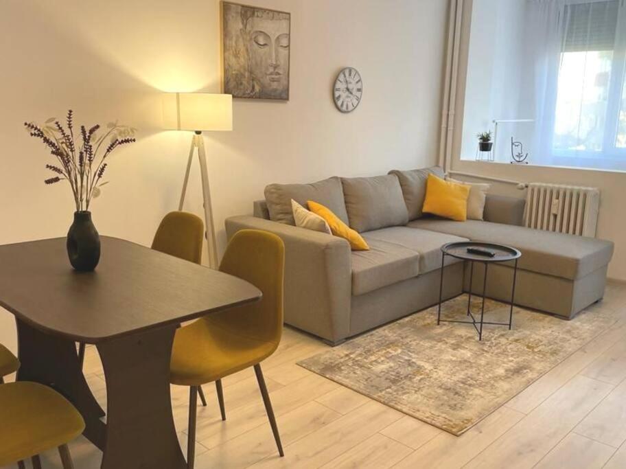 Mav Bucharest Apartment ภายนอก รูปภาพ