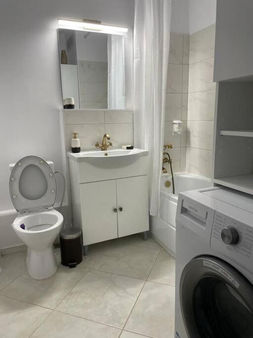 Mav Bucharest Apartment ภายนอก รูปภาพ